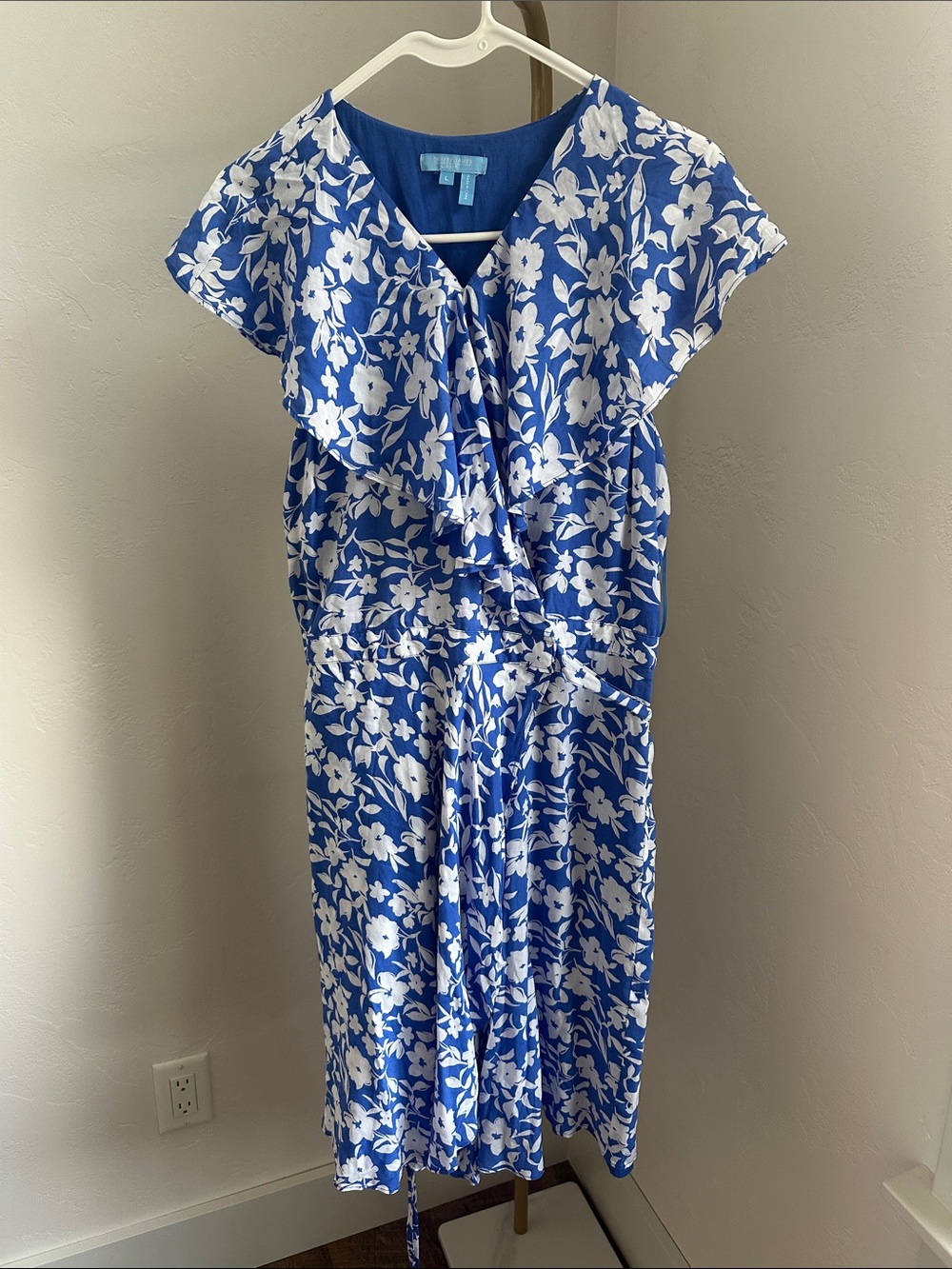 Draper James Blue and White Floral Wrap Dress - Picture 2 of 16
